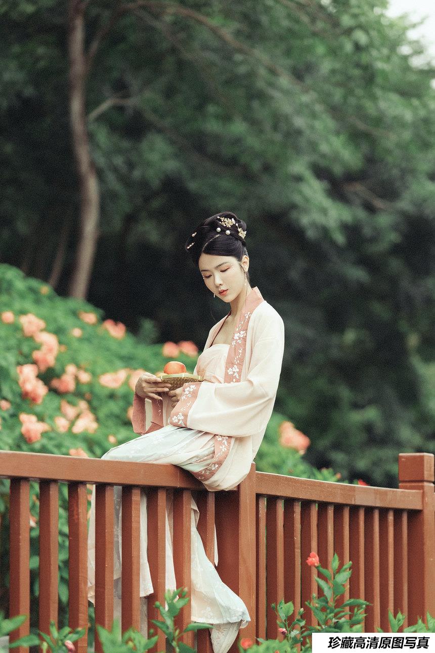 [YITUYU艺图语]2022.01.04 花期不待 三重子[26+1P／579MB]