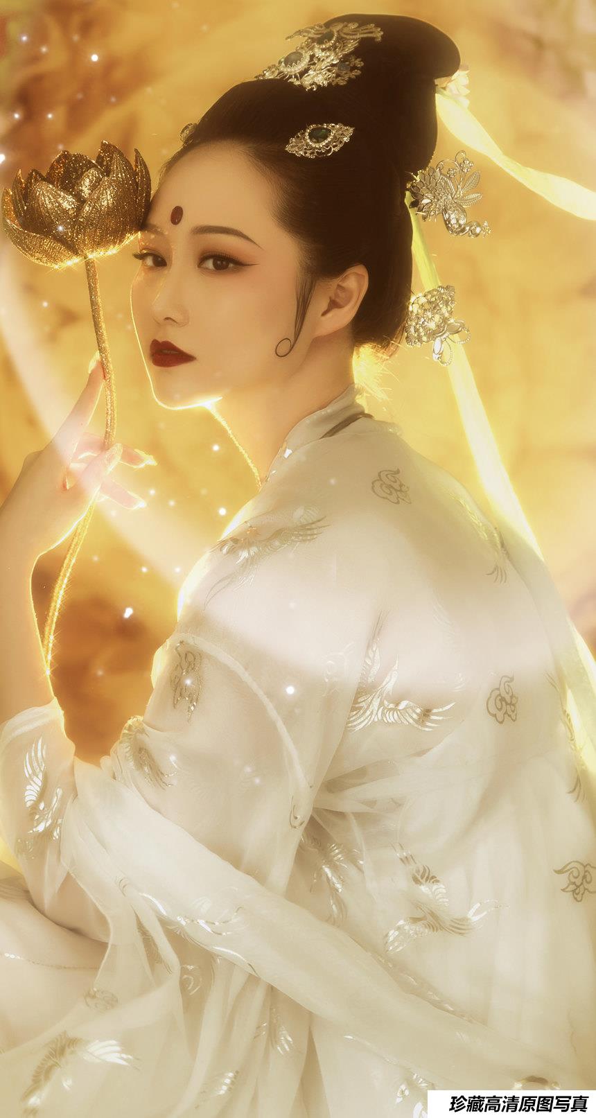 [YITUYU艺图语]2022.01.04 梵洛裳 娜宝[21+1P／247MB]