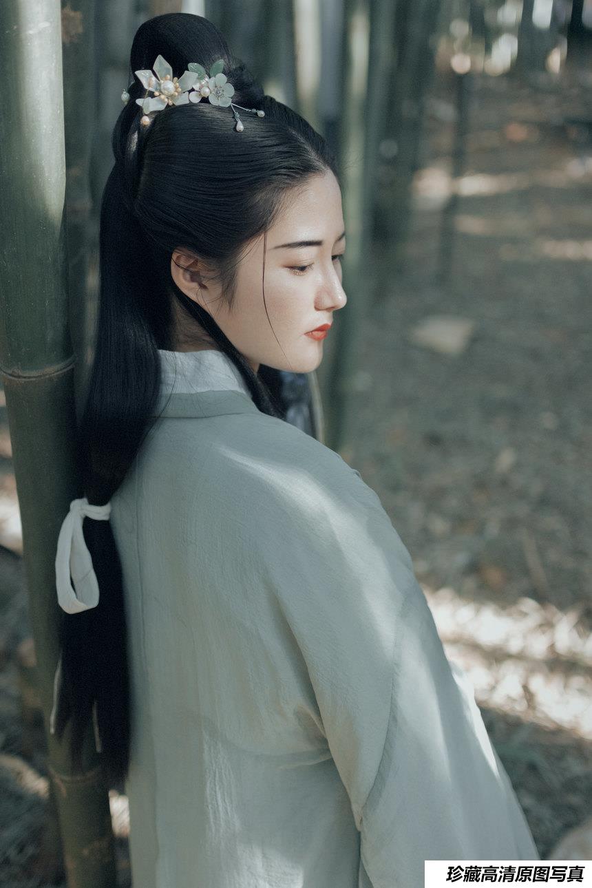 [YITUYU艺图语]2022.01.01 竹间影 梦南[20+1P／264MB]