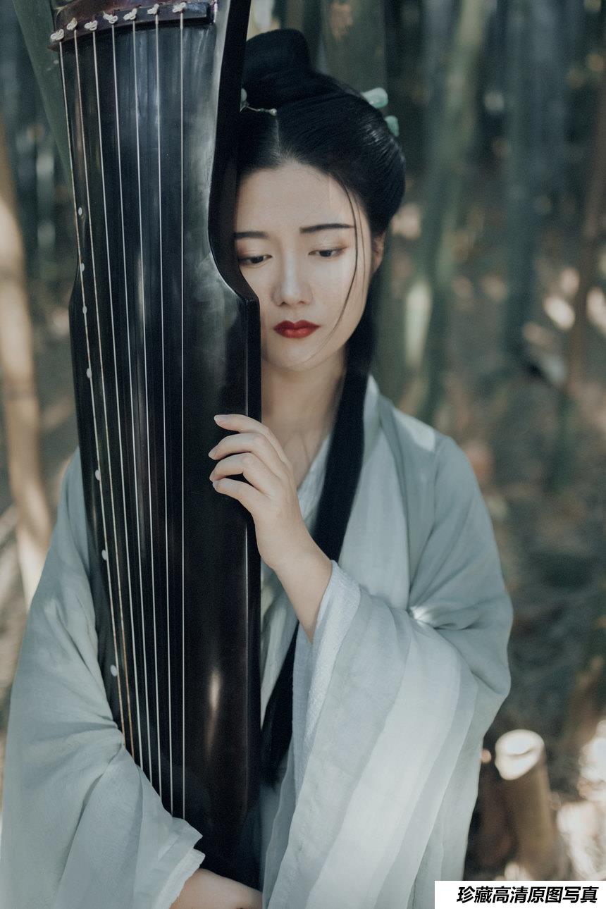 [YITUYU艺图语]2022.01.01 竹间影 梦南[20+1P／264MB]