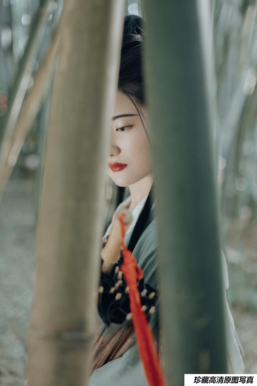 [YITUYU艺图语]2022.01.01 竹间影 梦南[20+1P／264MB]