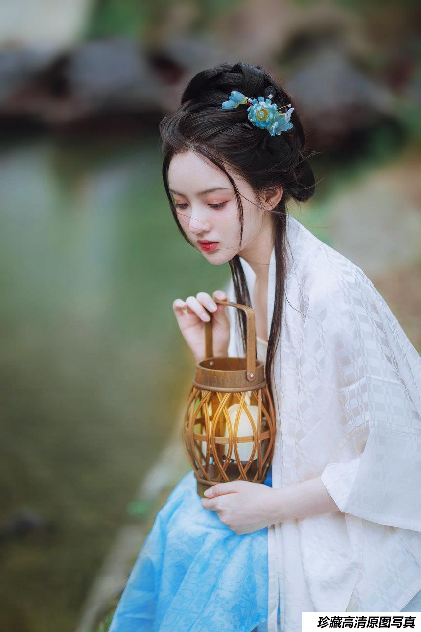 [YITUYU艺图语]2022.01.01 江南行舟 天晴后的樱花花[16+1P／97.2MB]