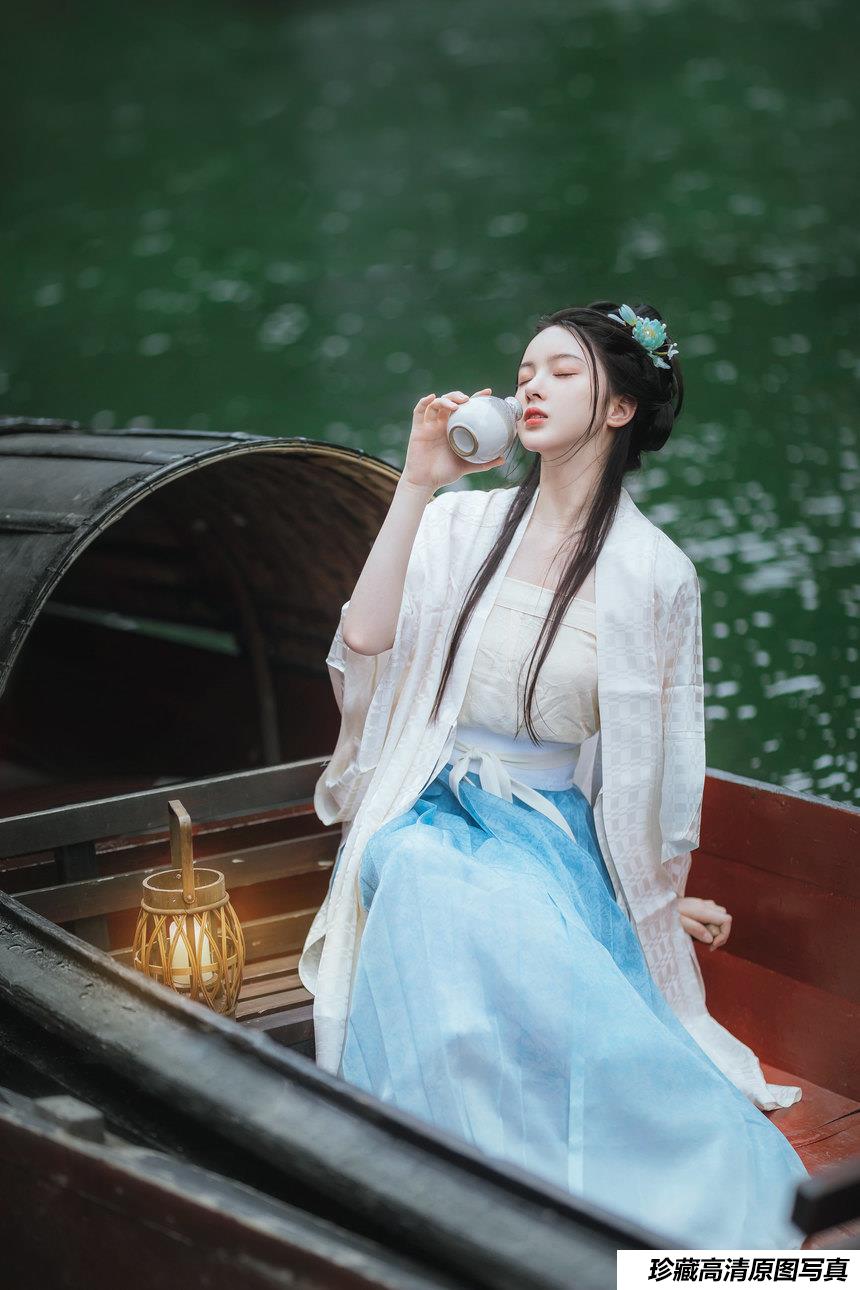 [YITUYU艺图语]2022.01.01 江南行舟 天晴后的樱花花[16+1P／97.2MB]