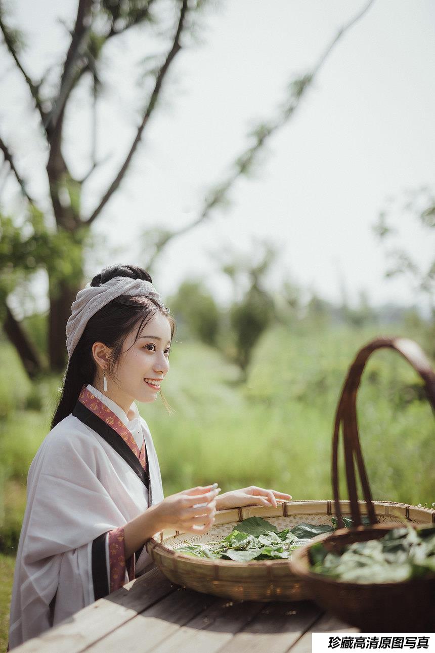 [YITUYU艺图语]2022.01.01 罗敷 小清菡[24+1P／339MB]