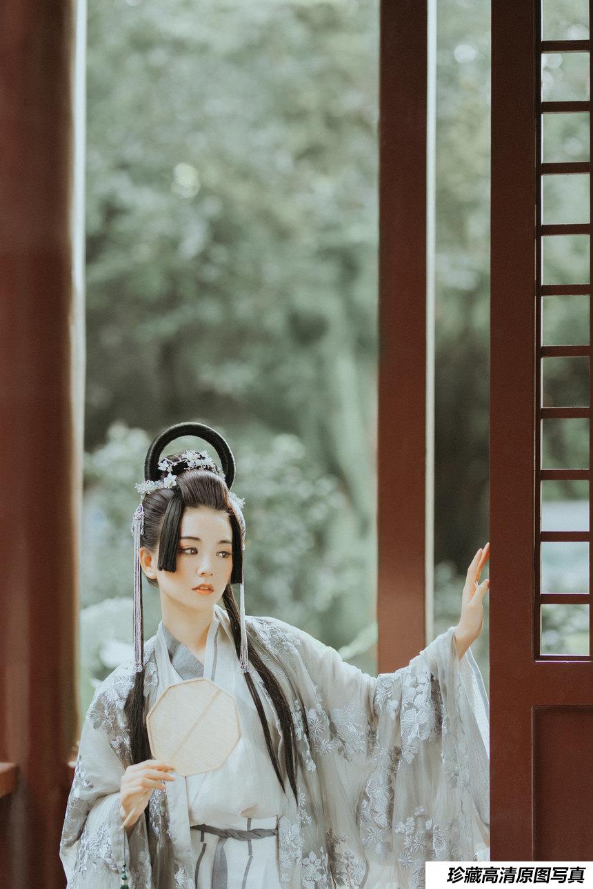 [YITUYU艺图语]2021.12.31 闲云野居 航子[33+1P／500MB]