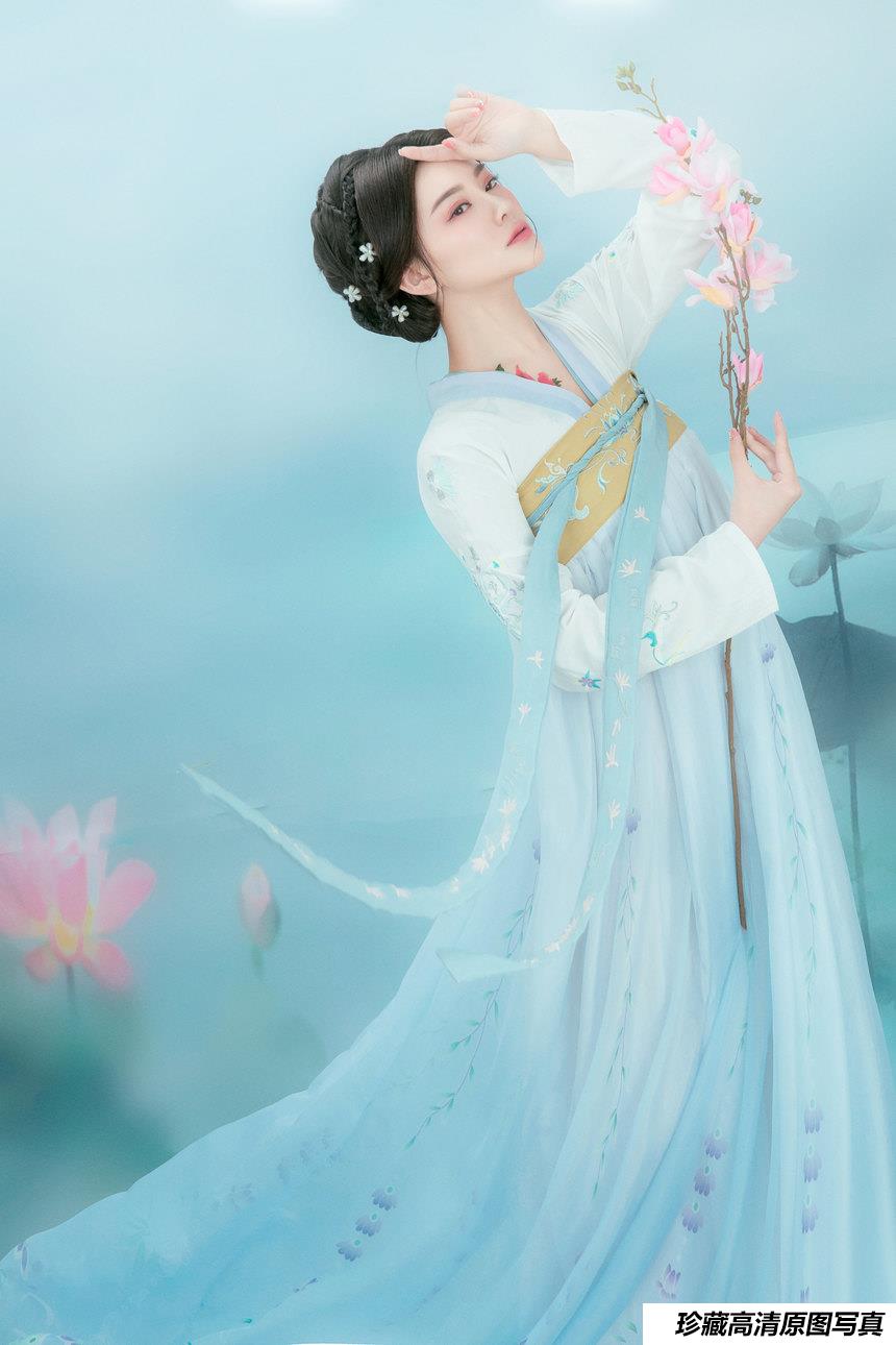 [YITUYU艺图语]2022.01.10 荷间意 琴宝[23+1P／317MB]