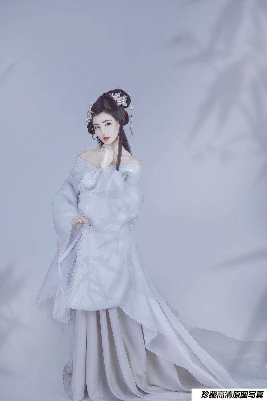 [YITUYU艺图语]2022.01.06 清月盈 唯宝[21+1P／304MB]