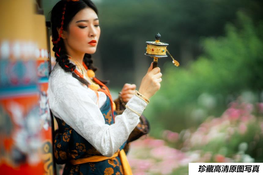 [YITUYU艺图语]2022.01.10 格桑花开 明月[35+1P／484MB]