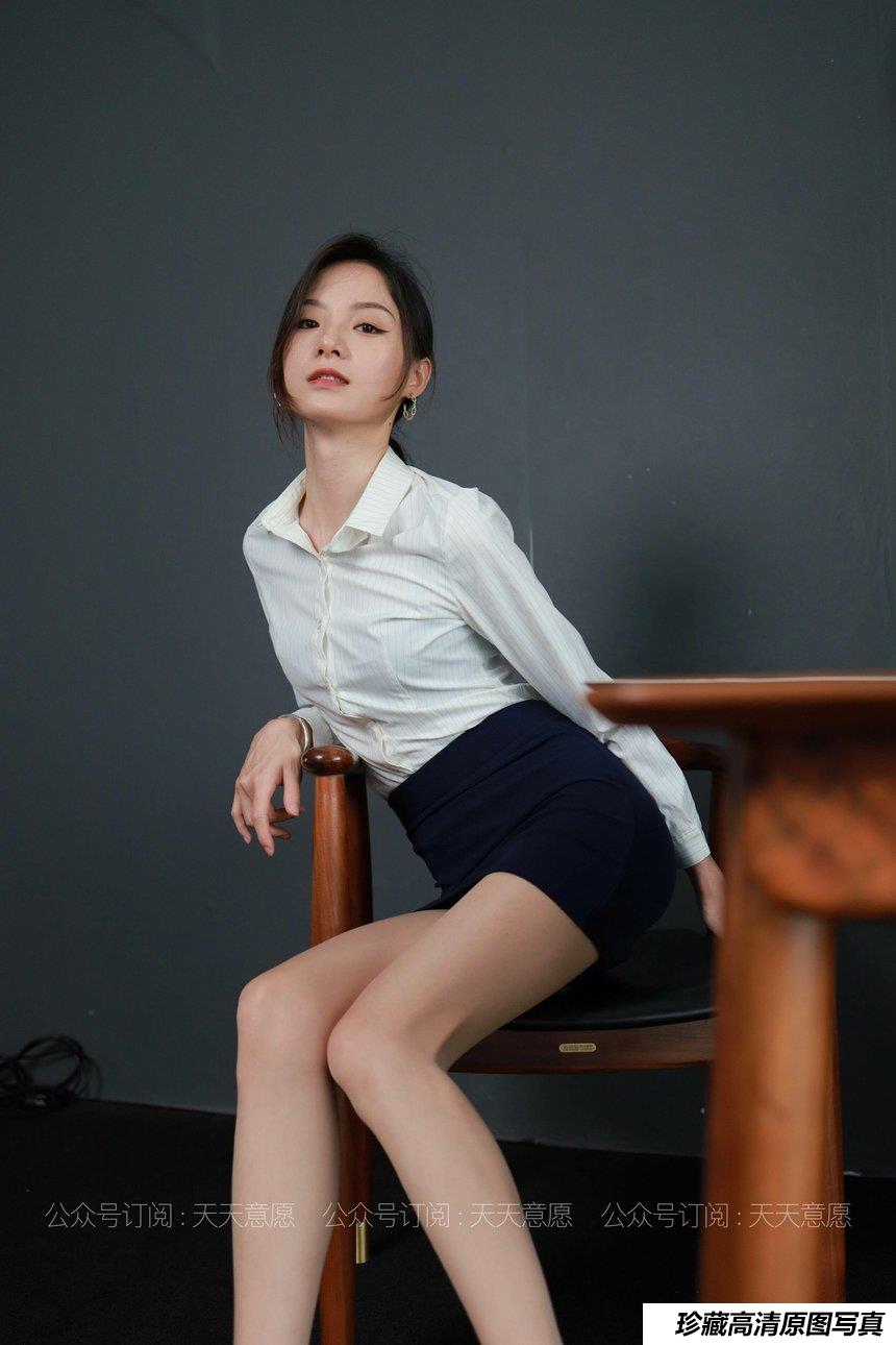 [IESS异思趣向] 2021.05.24 丝享家813：小六《火辣女秘书》[88P／124MB]