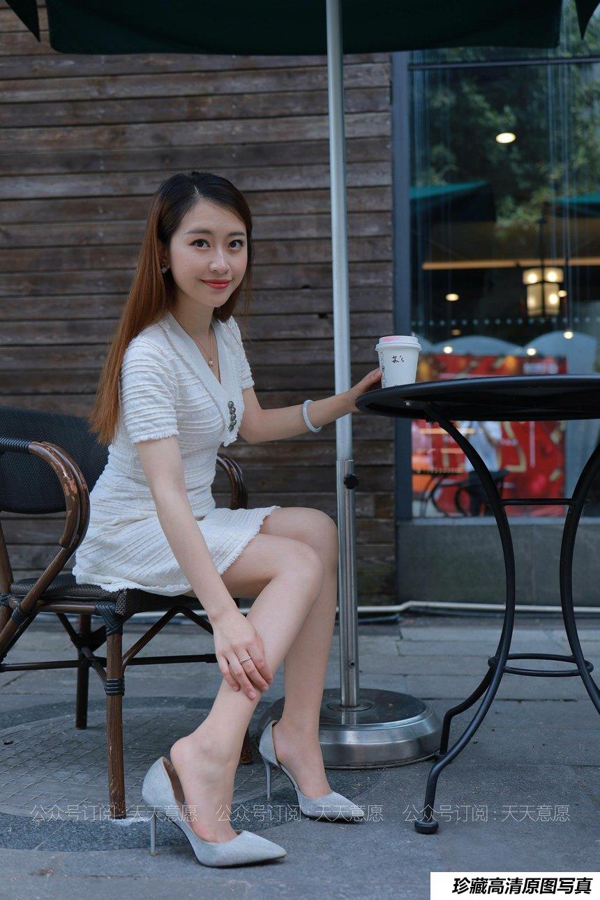 [IESS异思趣向] 2021.05.25 丝享家814：小婕《肉丝白裙俏佳人》[79P／127MB]