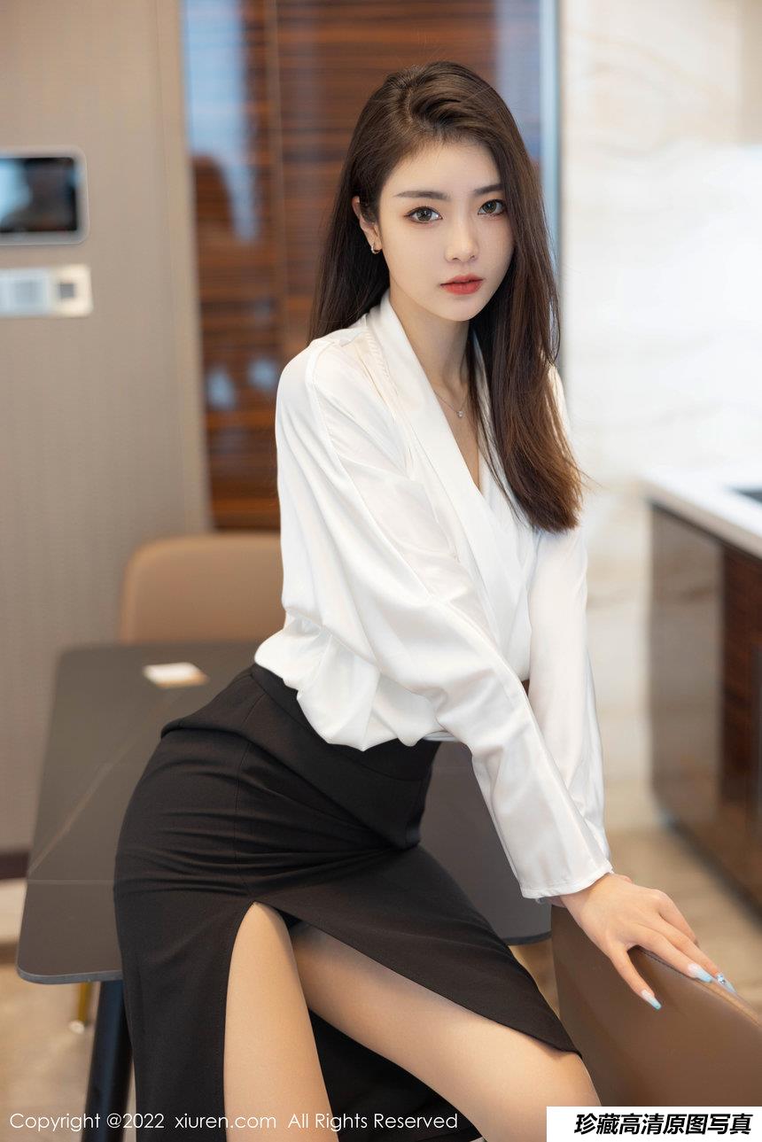 [XiuRen秀人网] 2022.04.14 No.4869 可樂Vicky [70+1P]