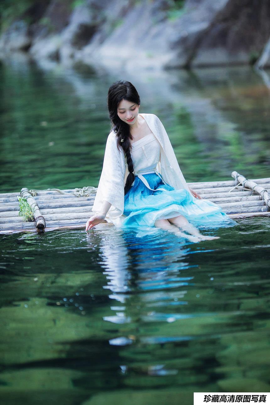 [YITUYU艺图语]2022.01.11 仙女洗头 小清菡呀[19+1P／102MB]