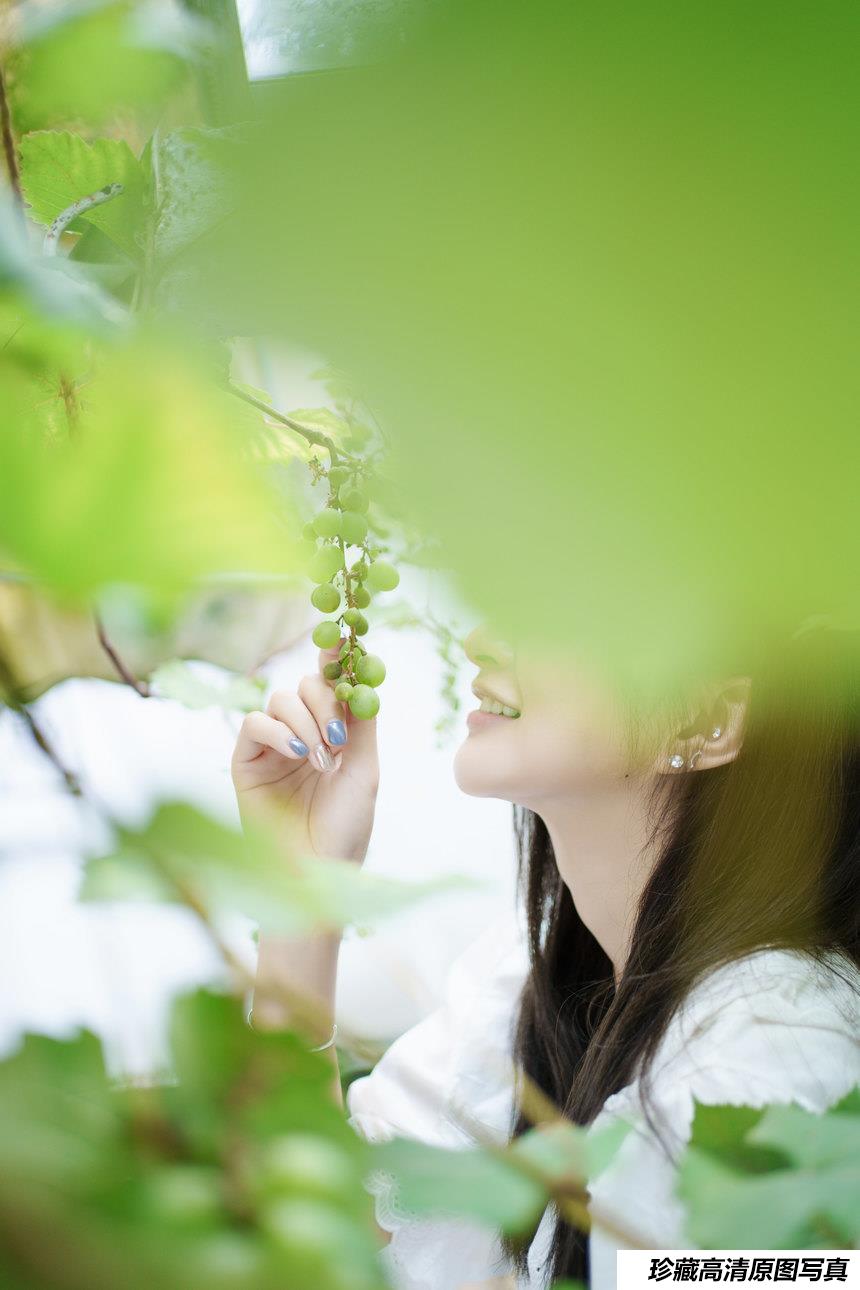 [YITUYU艺图语]2022.01.12 白色咖啡屋 吕陈[27+1P／229MB]