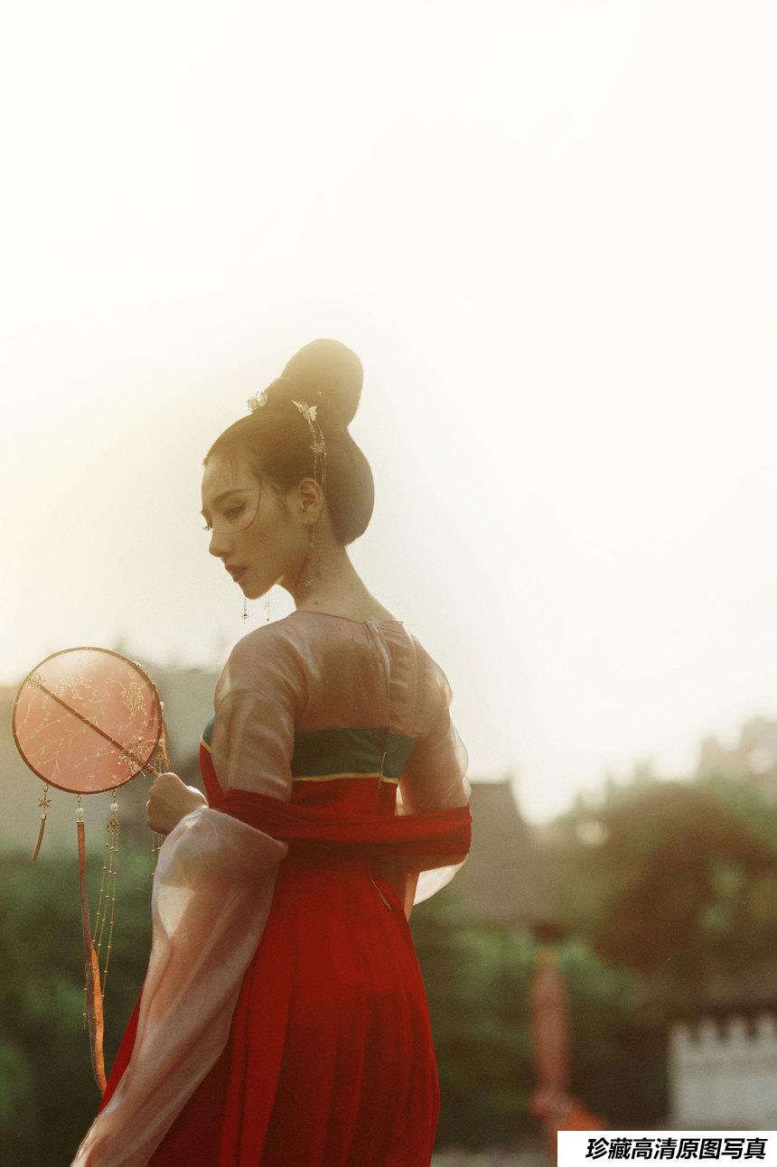 [YITUYU艺图语]2022.01.12 红渠 唯宝[21+1P／656MB]