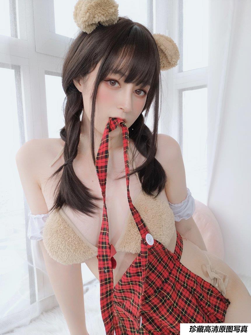 Coser小姐姐白银81 可爱的熊 [56P5V-286MB]