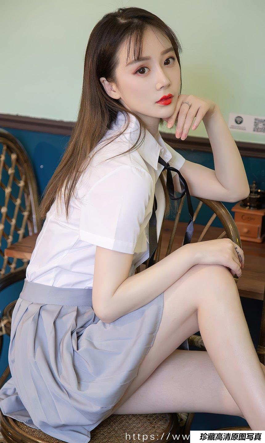 [Ugirls尤果网]爱尤物 2022.08.01 No.2381 徐肉肉 少女甜 [35P]