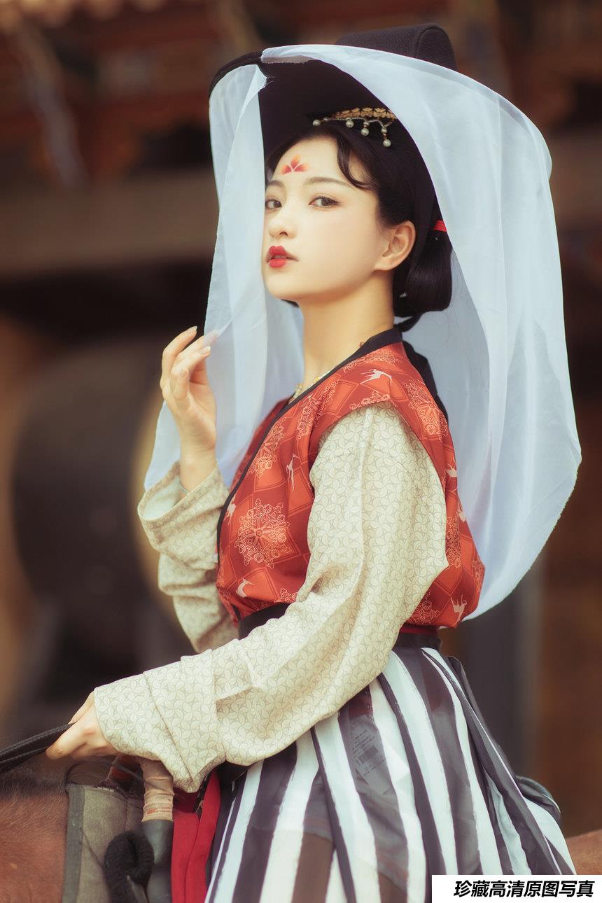 [YITUYU艺图语]2022.01.15 酒窖 一千只大日日[17+1P／264MB]