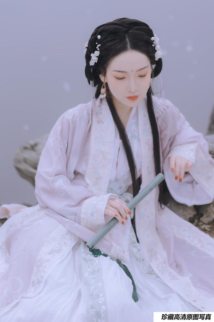 [YITUYU艺图语]2022.01.14 樱花落 Joyceee[25+1P／176MB]