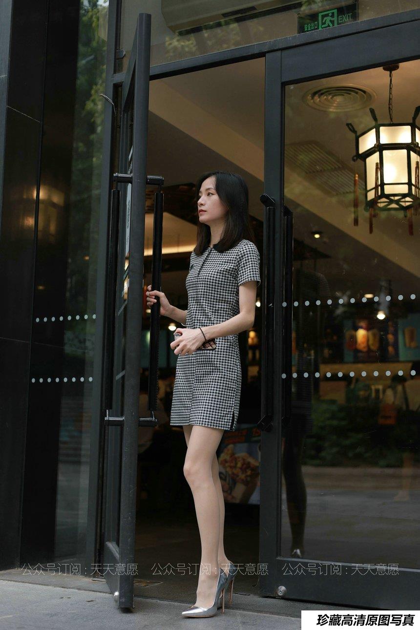 [IESS异思趣向] 2021.07.22 丝享家867：小六《格子连衣裙》[90P／165MB]