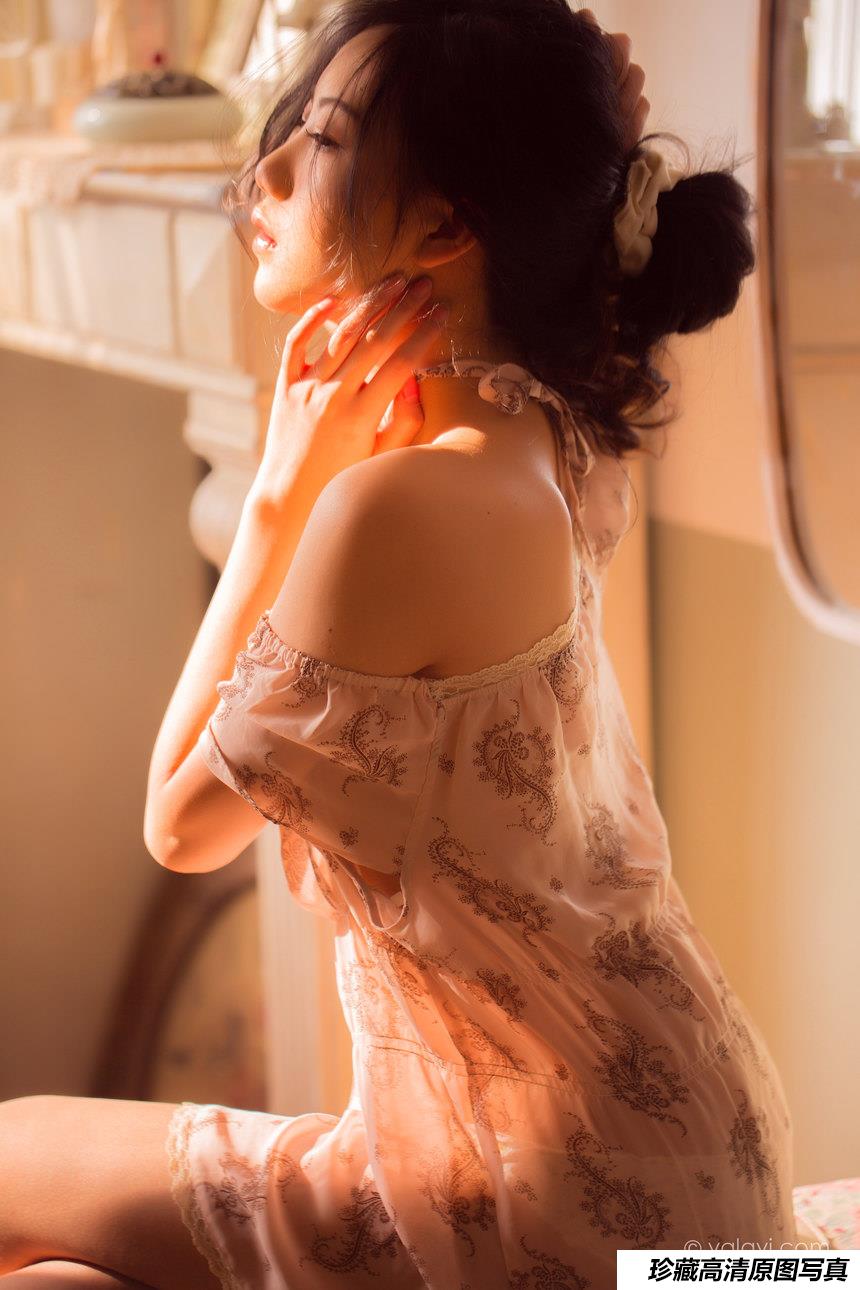 [YALAYI雅拉伊]2022.08.01 NO.960 暂时的花儿 橘子[46+1P／280MB]