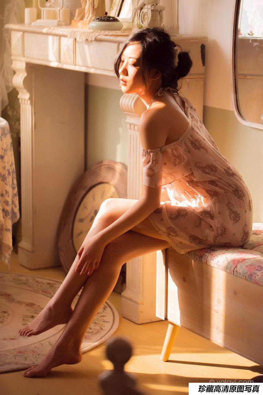 [YALAYI雅拉伊]2022.08.01 NO.960 暂时的花儿 橘子[46+1P／280MB]