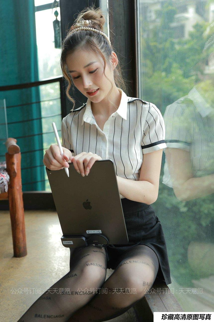 [IESS异思趣向] 2021.07.27 丝享家872：九妹《最美职业装》[80P／132MB]