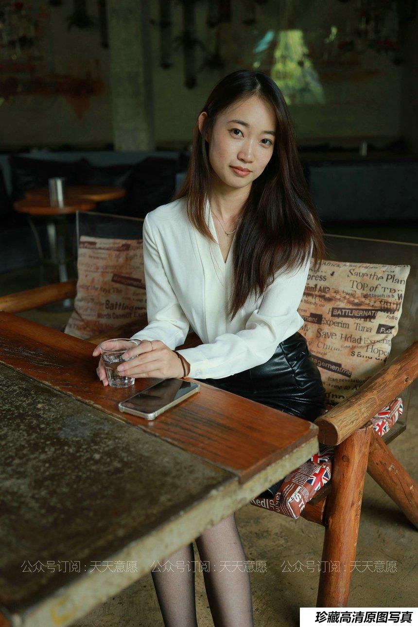 [IESS异思趣向] 2021.06.30 丝享家847：小高《OL黑玫瑰》[83P／155MB]