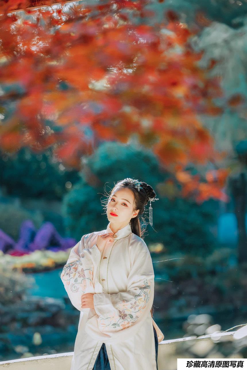 [YITUYU艺图语]2022.01.22 枫林晚 鹿呦[24+1P／465MB]