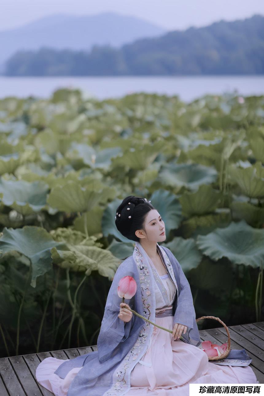 [YITUYU艺图语]2022.01.19 采莲女 饼饼[26+1P／175MB]