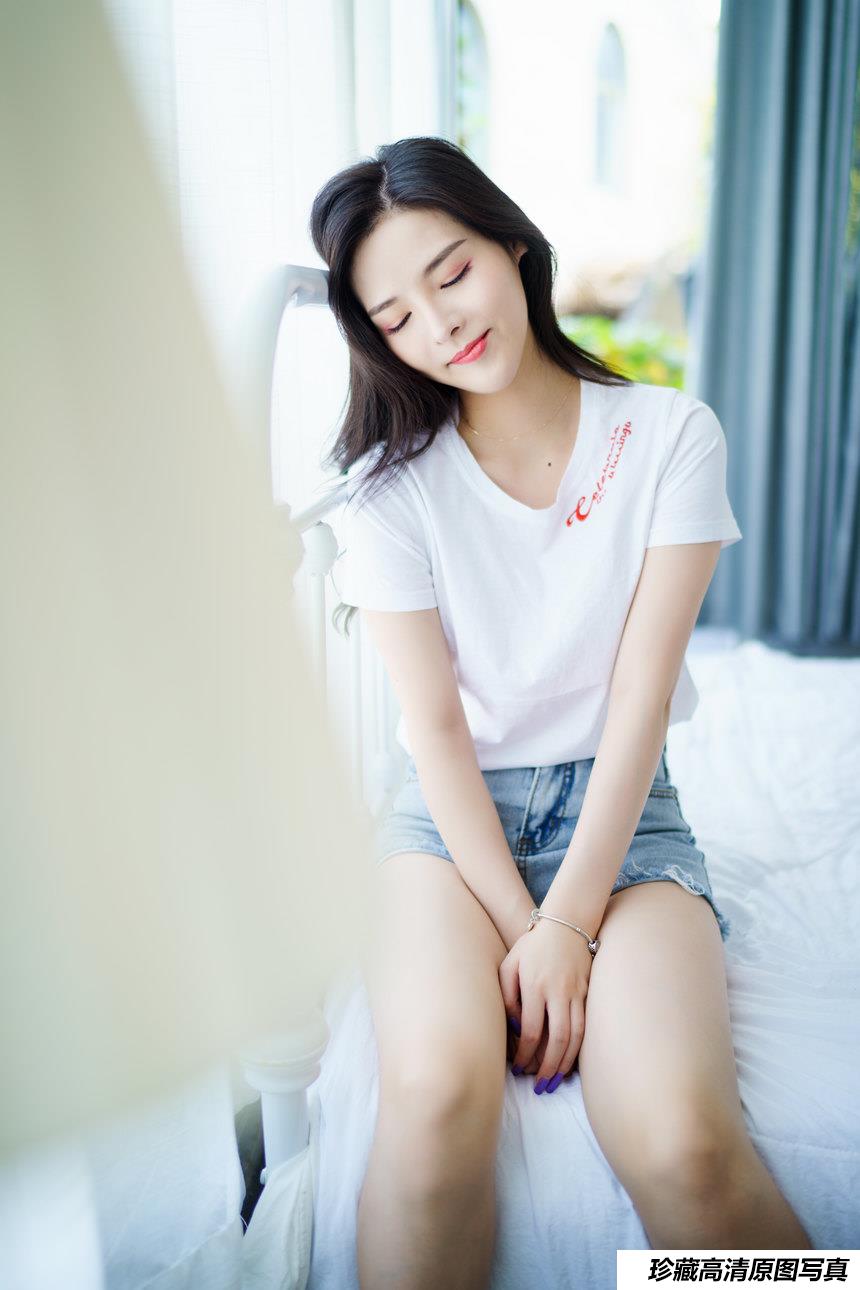 [YITUYU艺图语]2022.02.08 大长腿女孩的私房照 小容[29+1P／442MB]