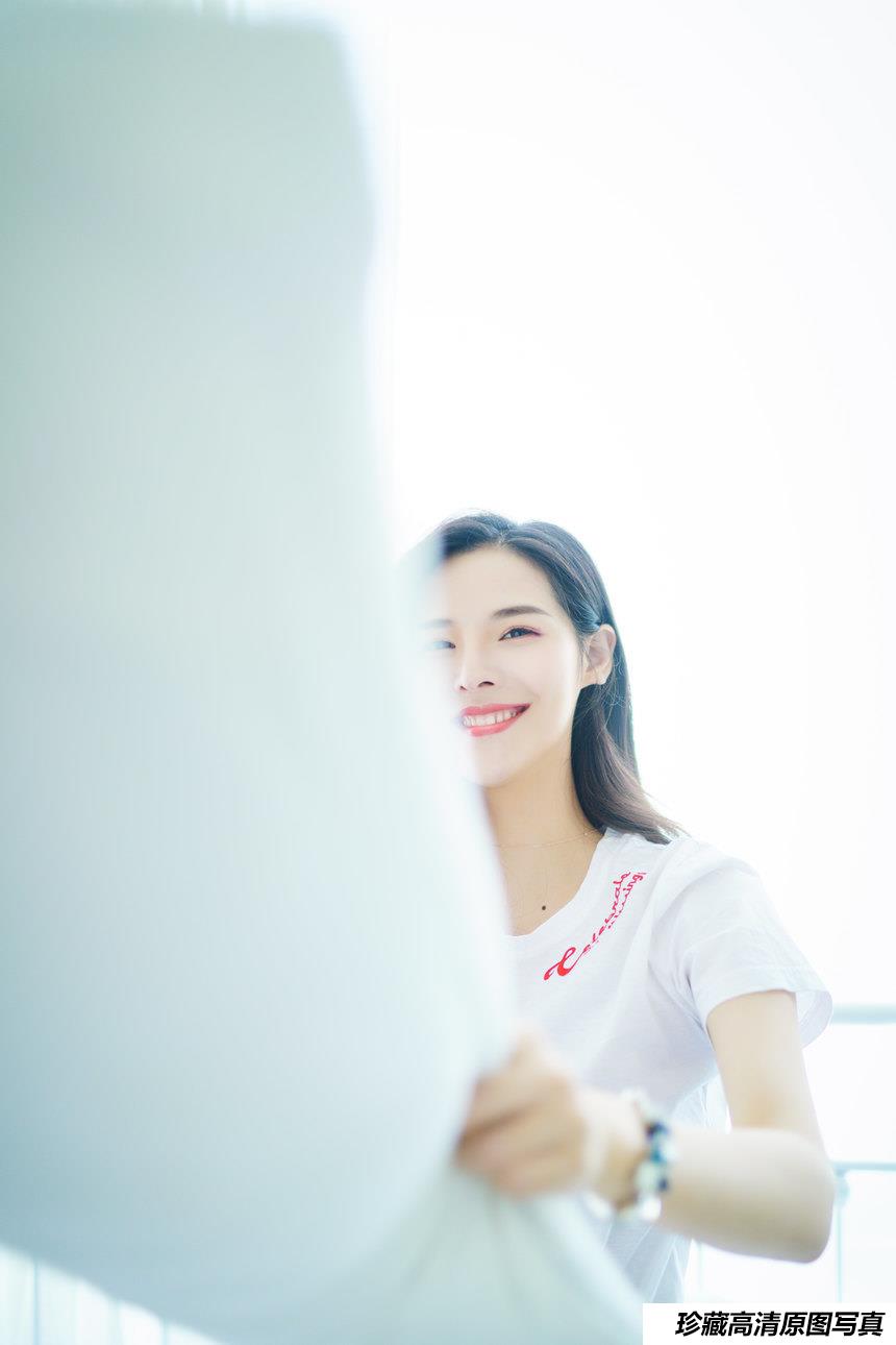 [YITUYU艺图语]2022.02.08 大长腿女孩的私房照 小容[29+1P／442MB]