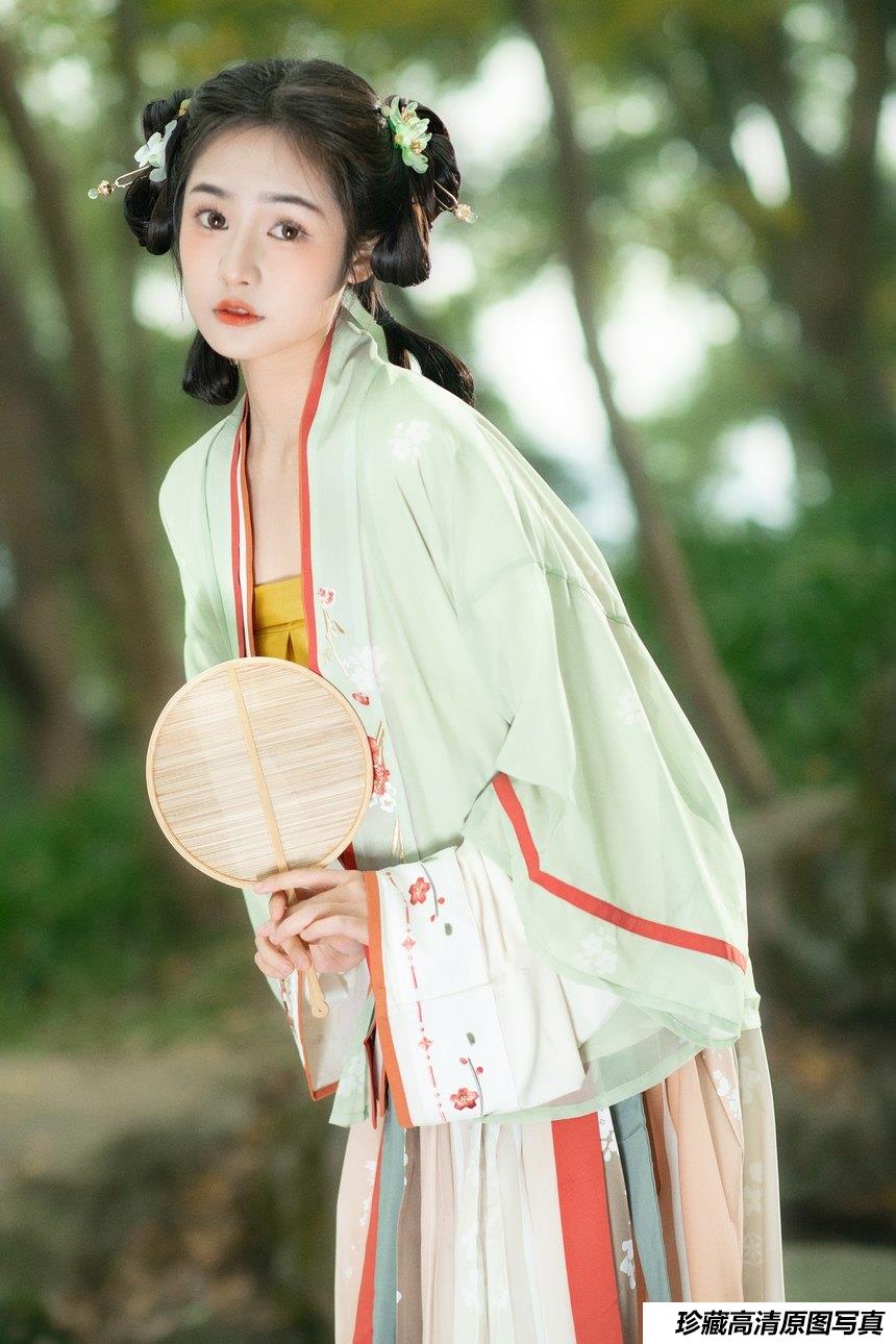 [YITUYU艺图语]2022.02.15 初夏 珂珂[21+1P／179MB]