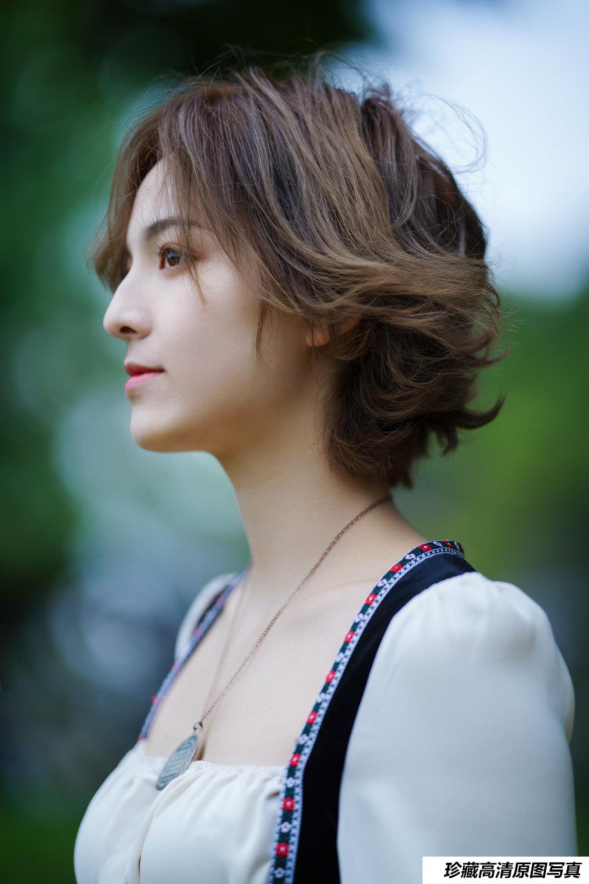 [YITUYU艺图语]2022.02.13 爱笑的哈萨克族少女 dudu[27+1P／609MB]