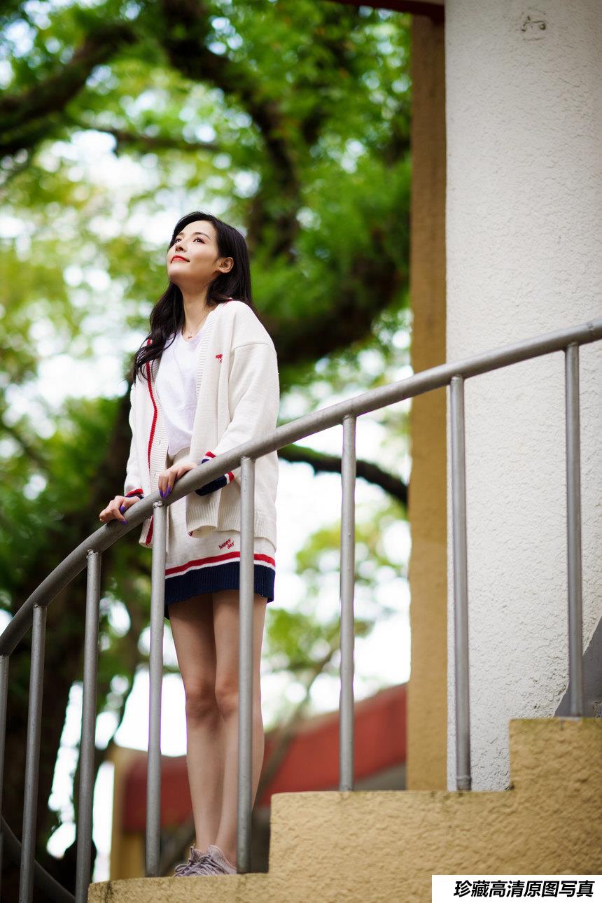 [YITUYU艺图语]2022.02.12 音乐学院斑驳的光影 小容[40+1P／816MB]