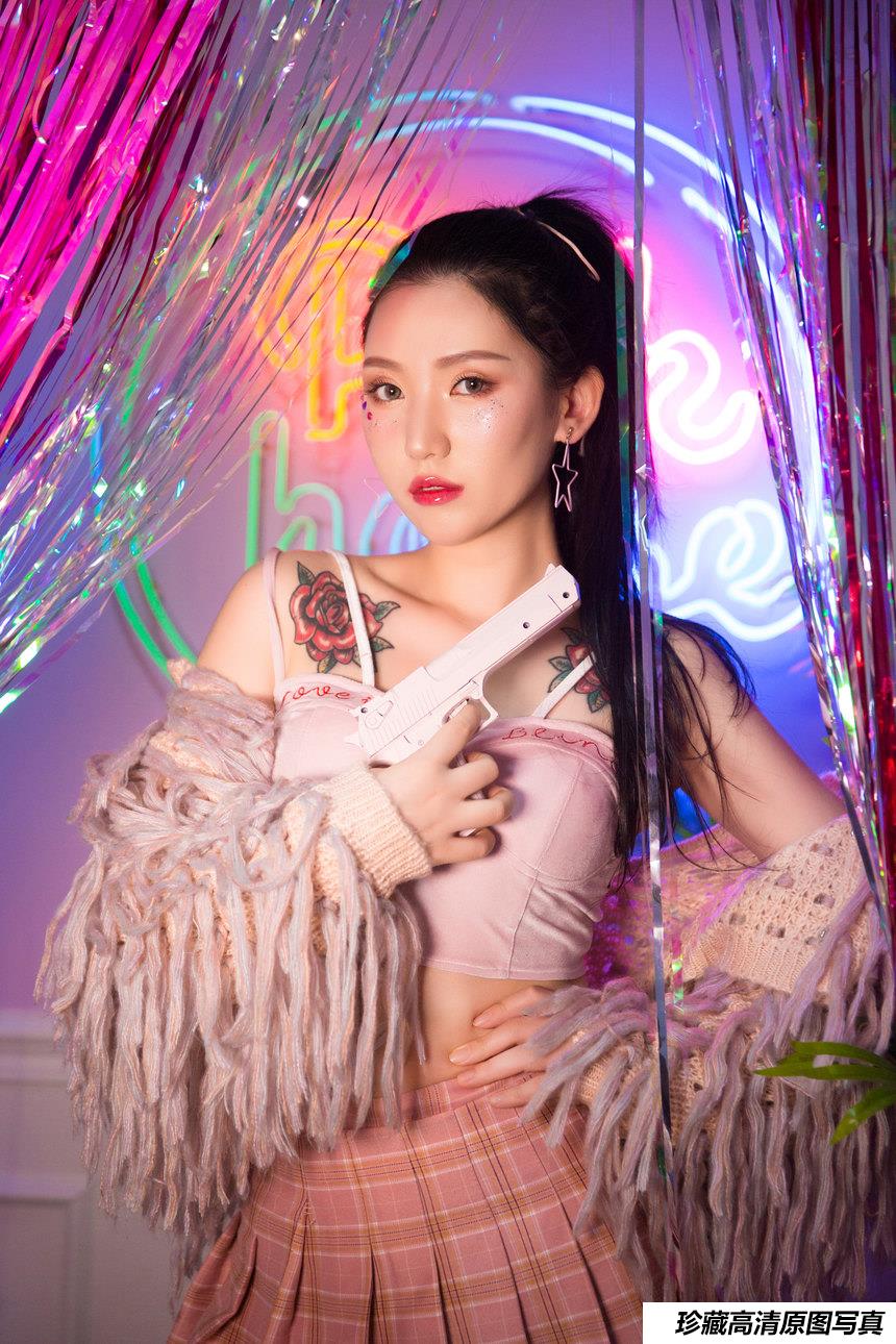 [YALAYI雅拉伊]2022.09.07 NO.972 热辣辣[25+1P／383MB]