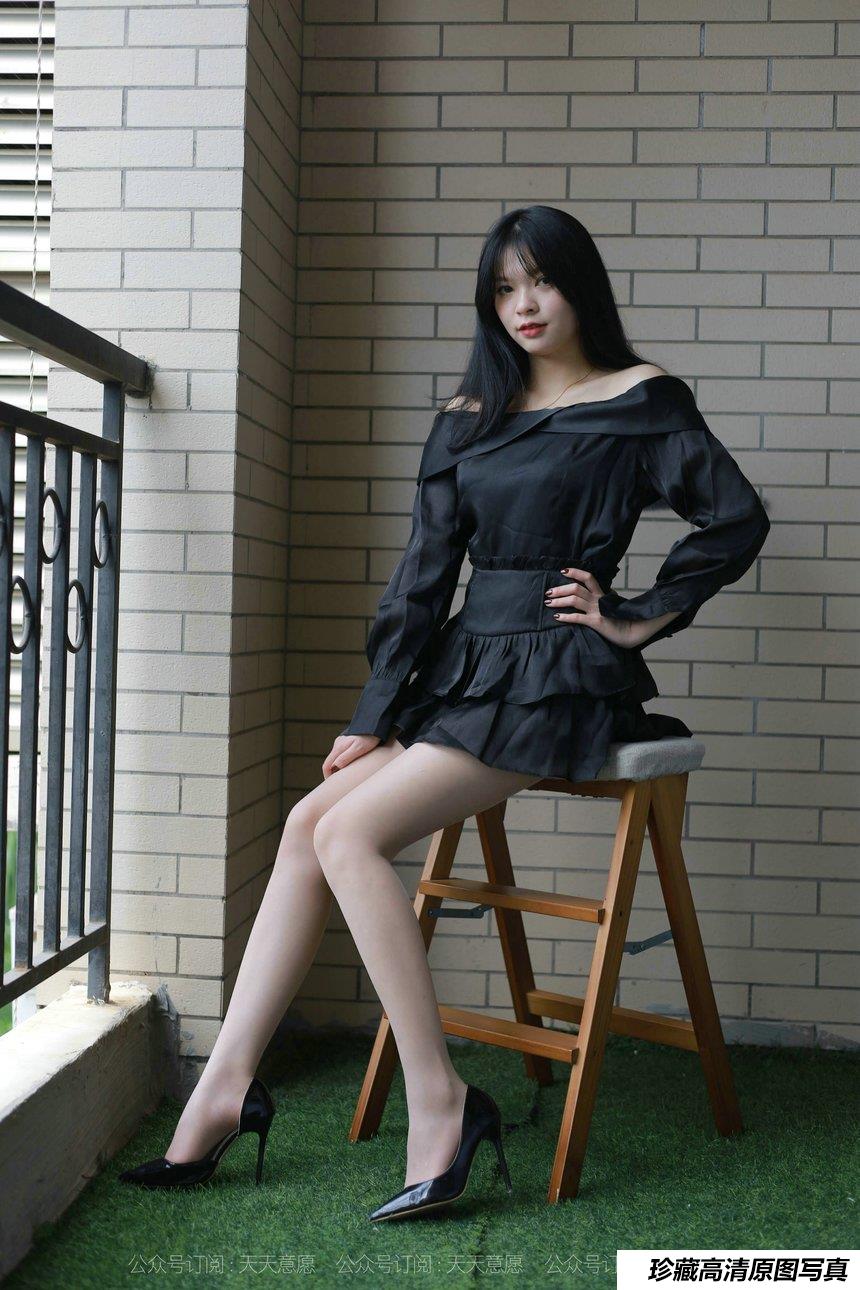 [IESS异思趣向] 2021.08.23 丝享家898：小七《一字肩短裙》[90P／133MB]