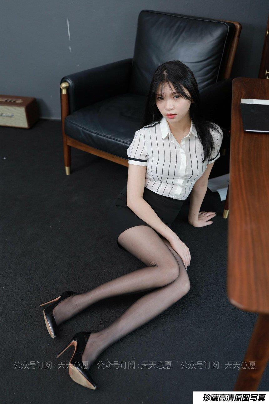 [IESS异思趣向] 2021.09.08 丝享家913：小七《长腿OL装》[119P／245MB]