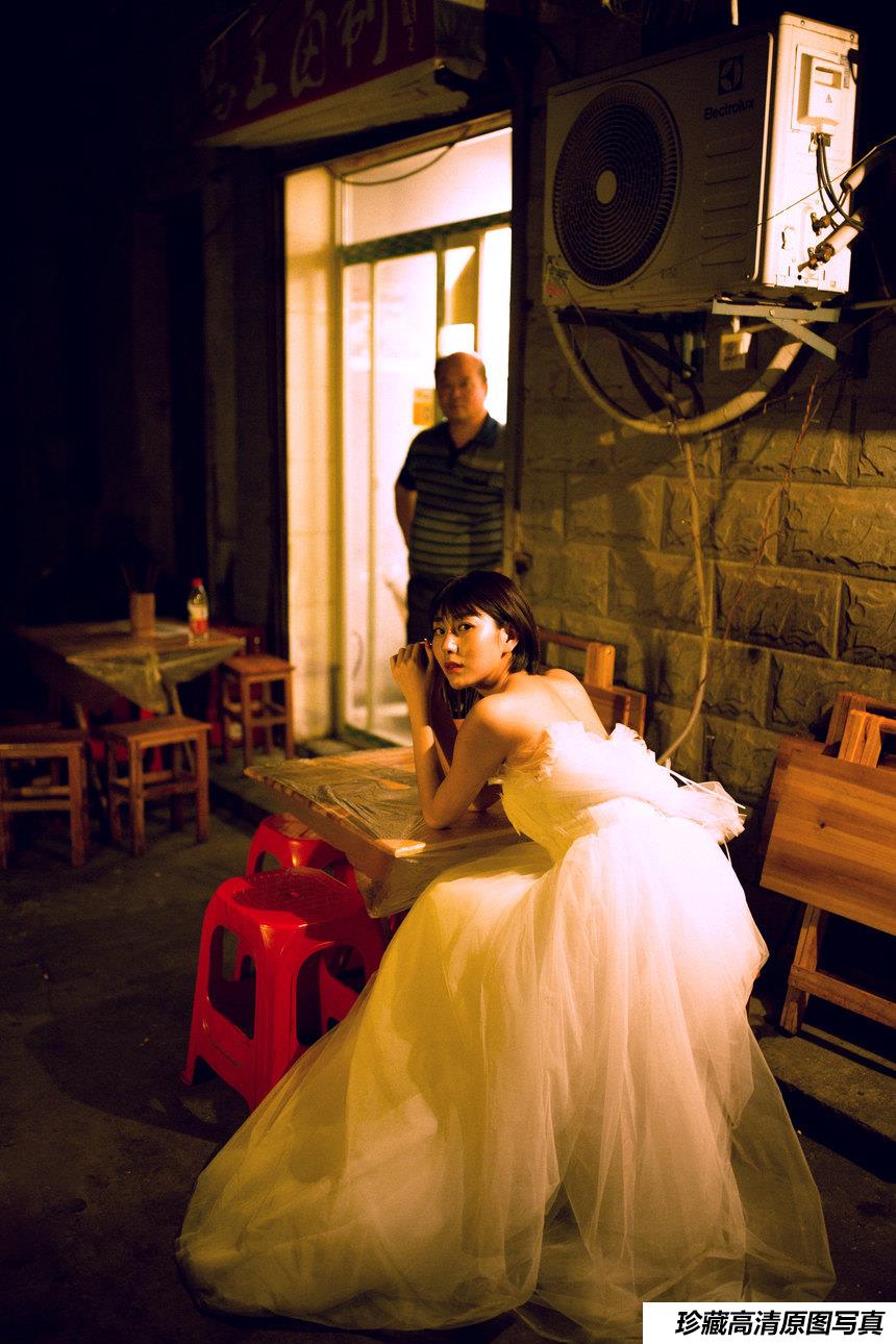 [YITUYU艺图语]2022.02.21 漫长的夜 君洳[33+1P／333MB]