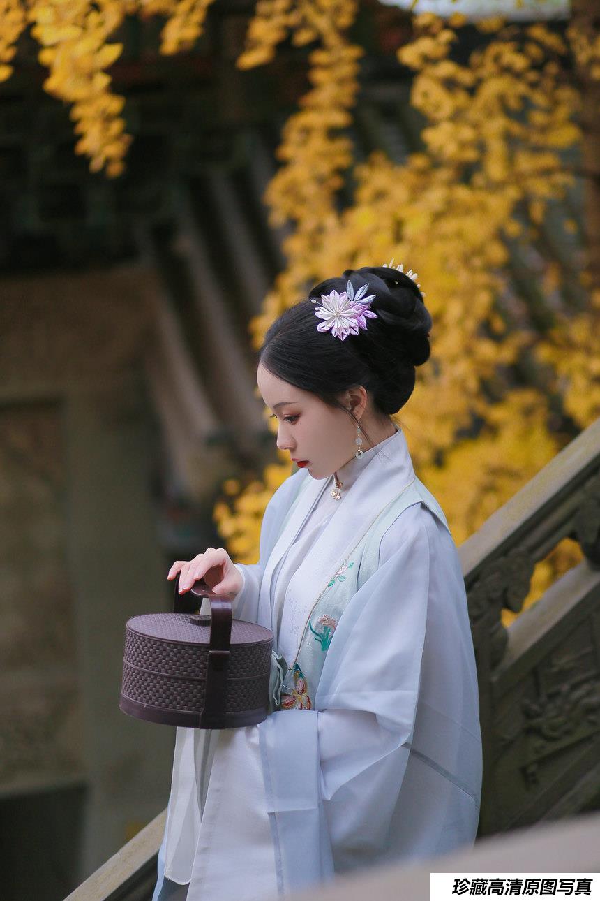 [YITUYU艺图语]2022.02.17 银杏歌 花泽阮阮[34+1P／353MB]