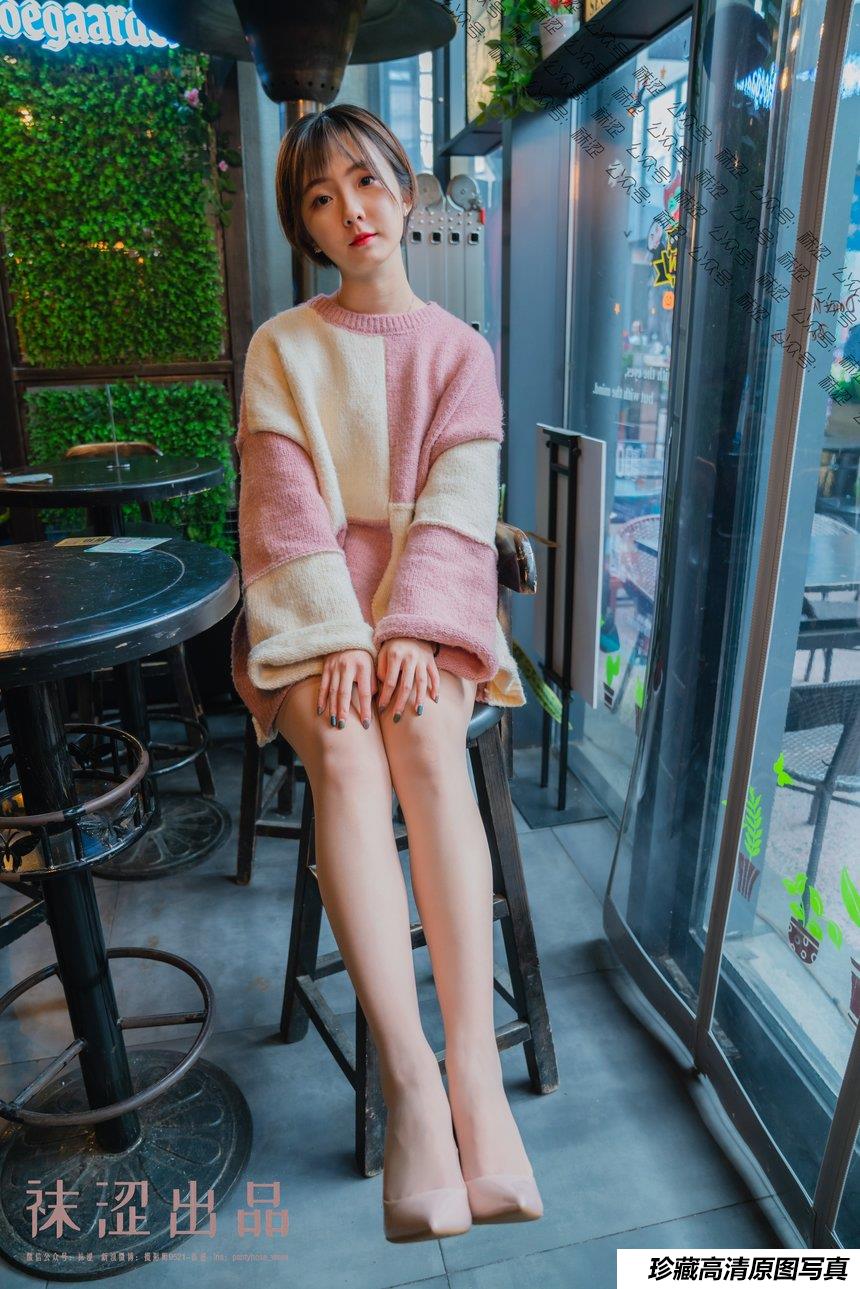 袜涩写真 VOL.030 暖暖的大毛衣 [46P／228MB]