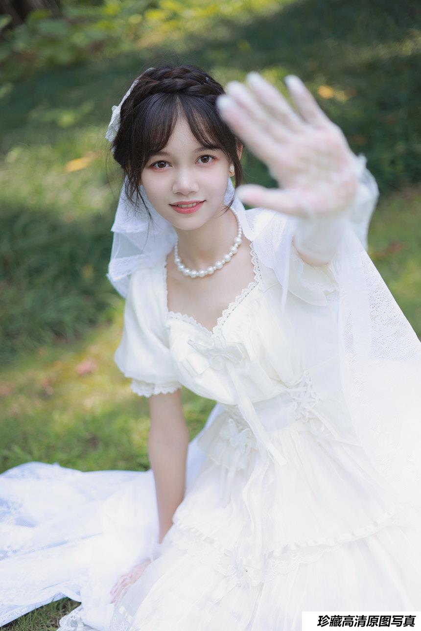 [YITUYU艺图语]2022.02.25 芙拉小姐 欣雨[33+1P／335MB]