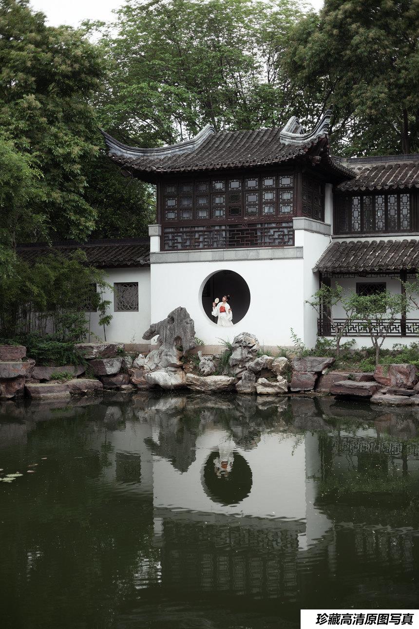 [YITUYU艺图语]2022.02.24 浮生万千 水月镜花 秋山AkI[22+1P／509MB]