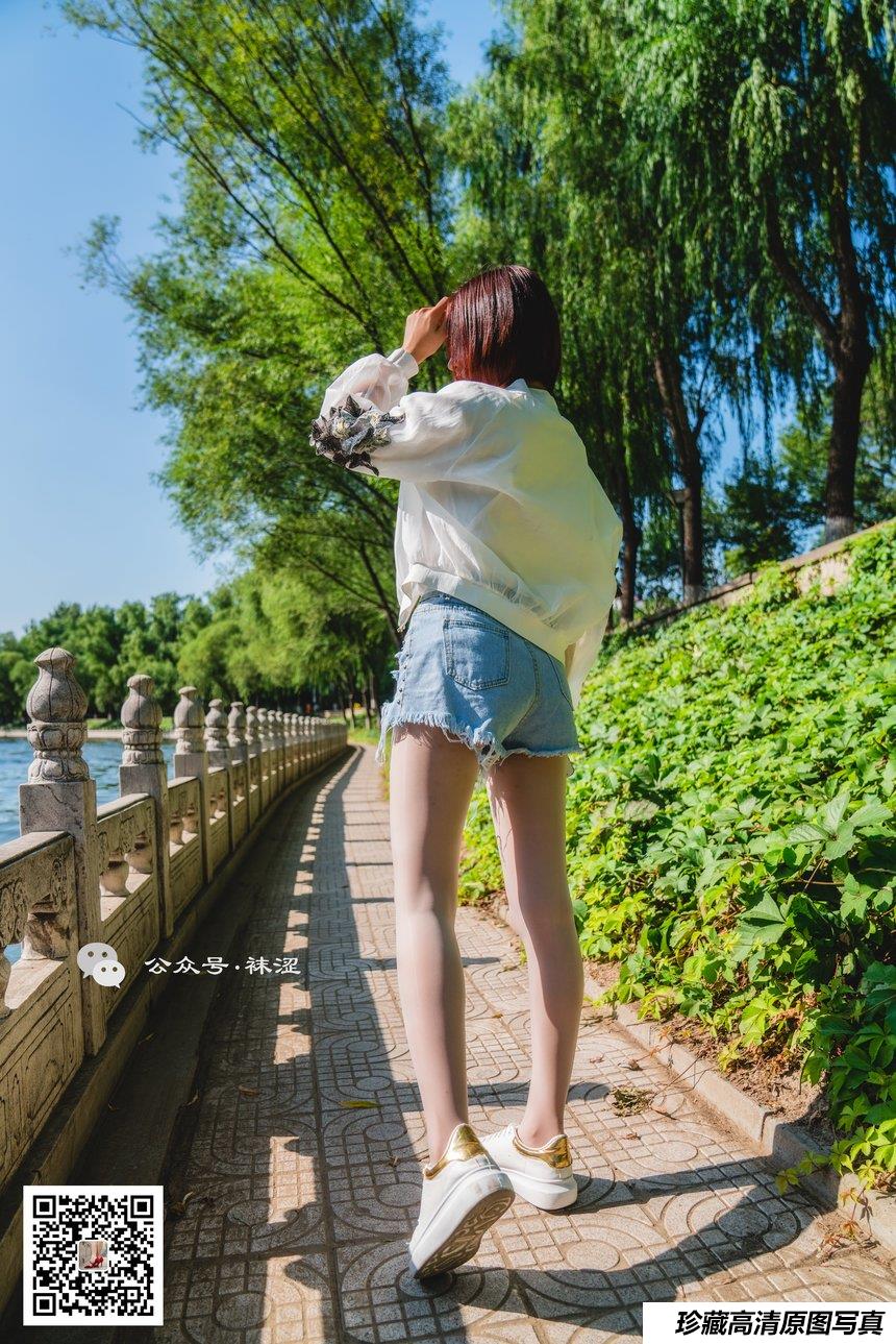 袜涩写真 VOL.060 当穿白丝的妹子遇到大叔 [71P／384MB]-绅士图