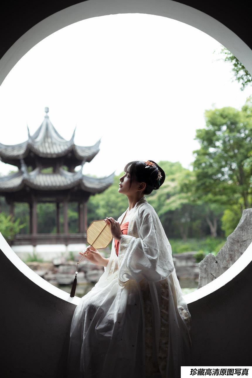 [YITUYU艺图语]2022.02.24 浮生万千 水月镜花 秋山AkI[22+1P／509MB]