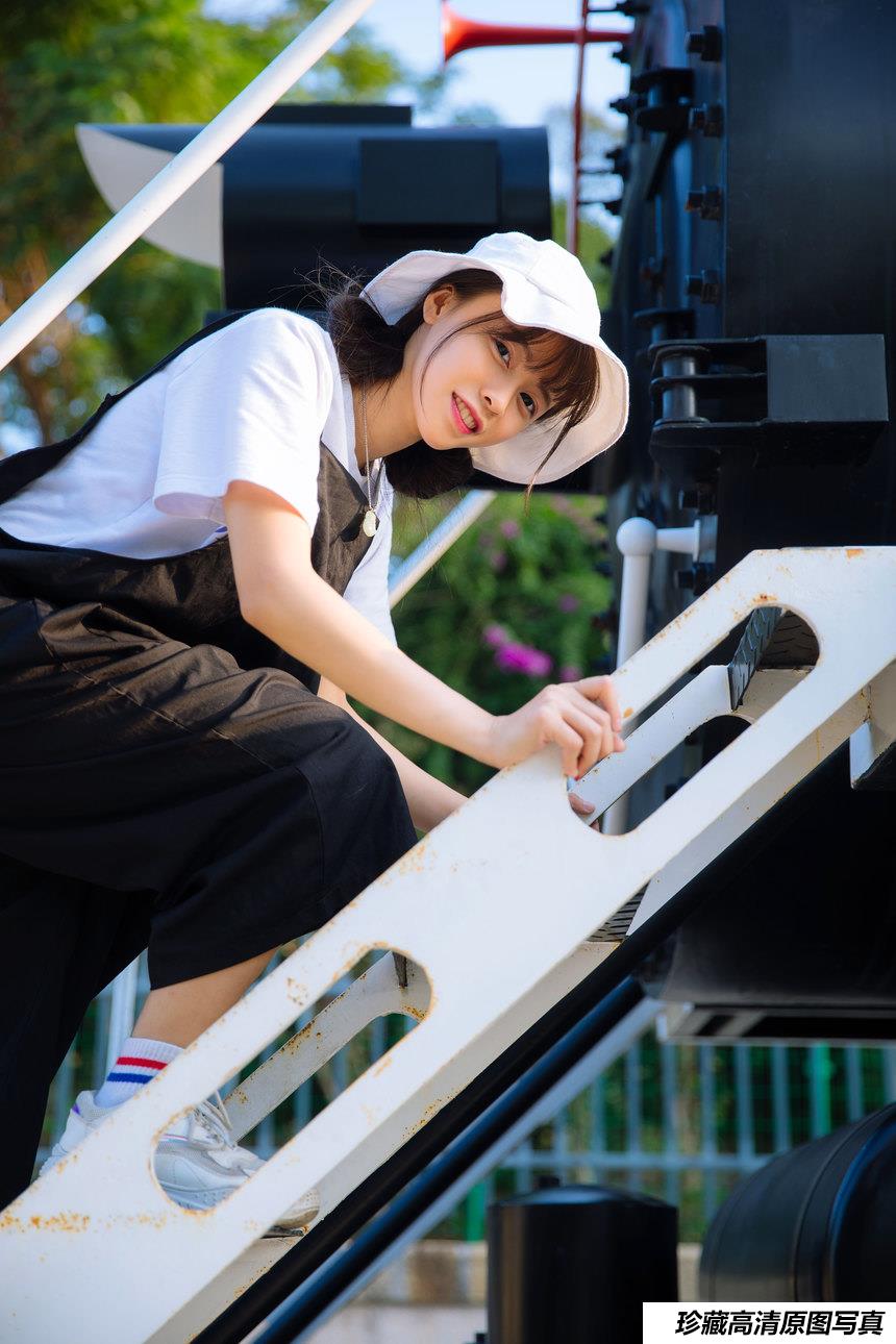 [YITUYU艺图语]2022.02.21 她的微笑 慕容寒冰_[28+1P／177MB]