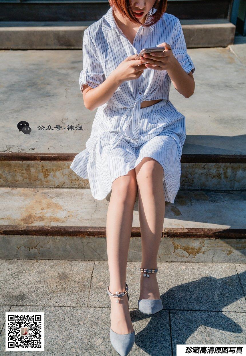 袜涩写真 VOL.056  白色连衣裙 [37P／233MB]