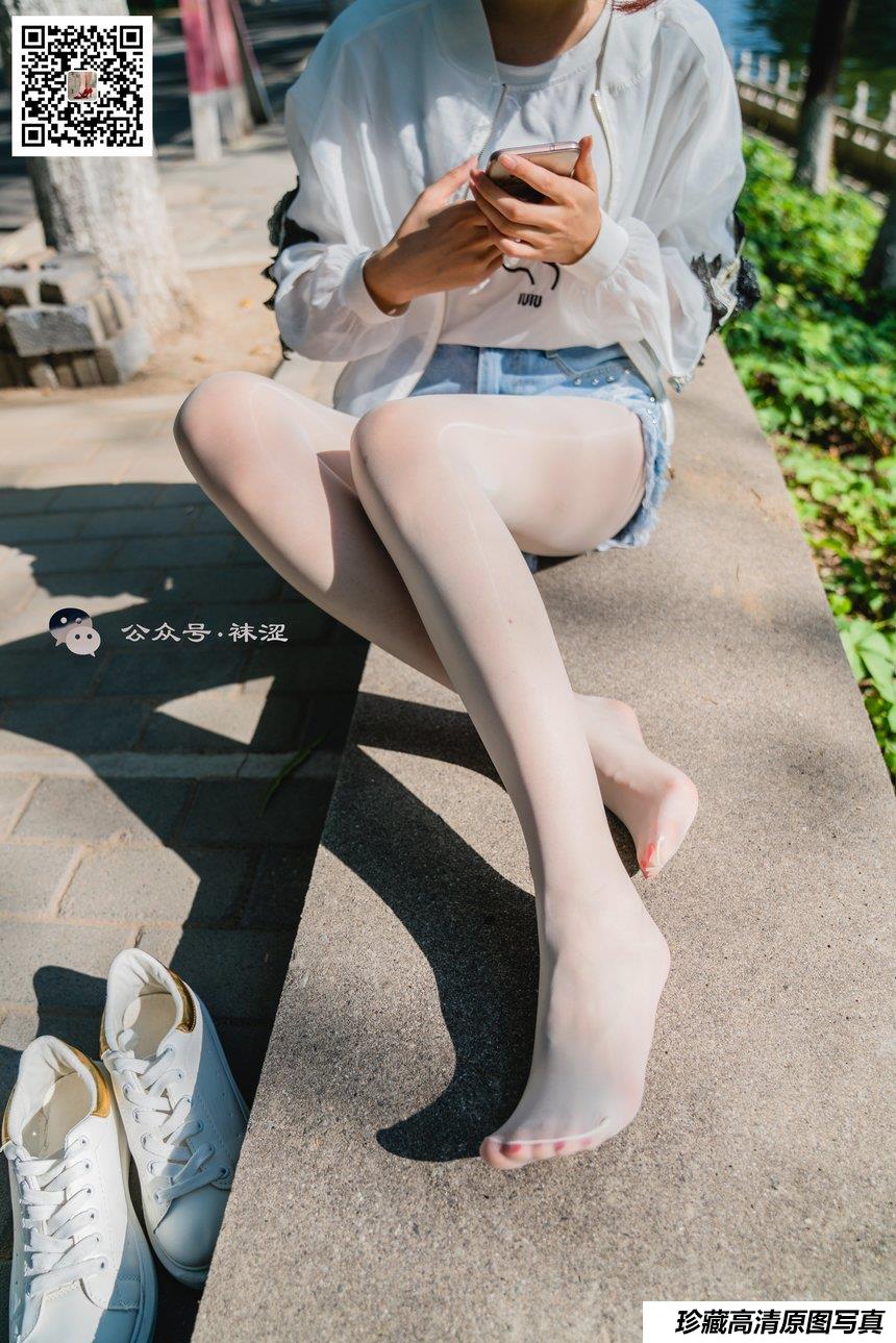 袜涩写真 VOL.060 当穿白丝的妹子遇到大叔 [71P／384MB]