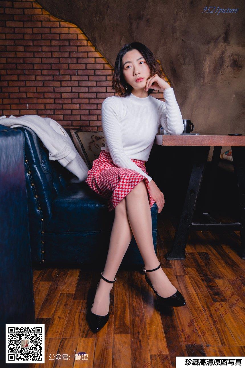 袜涩写真 VOL.052 雪梨复古套装天鹅绒丝袜 [57P／566MB]