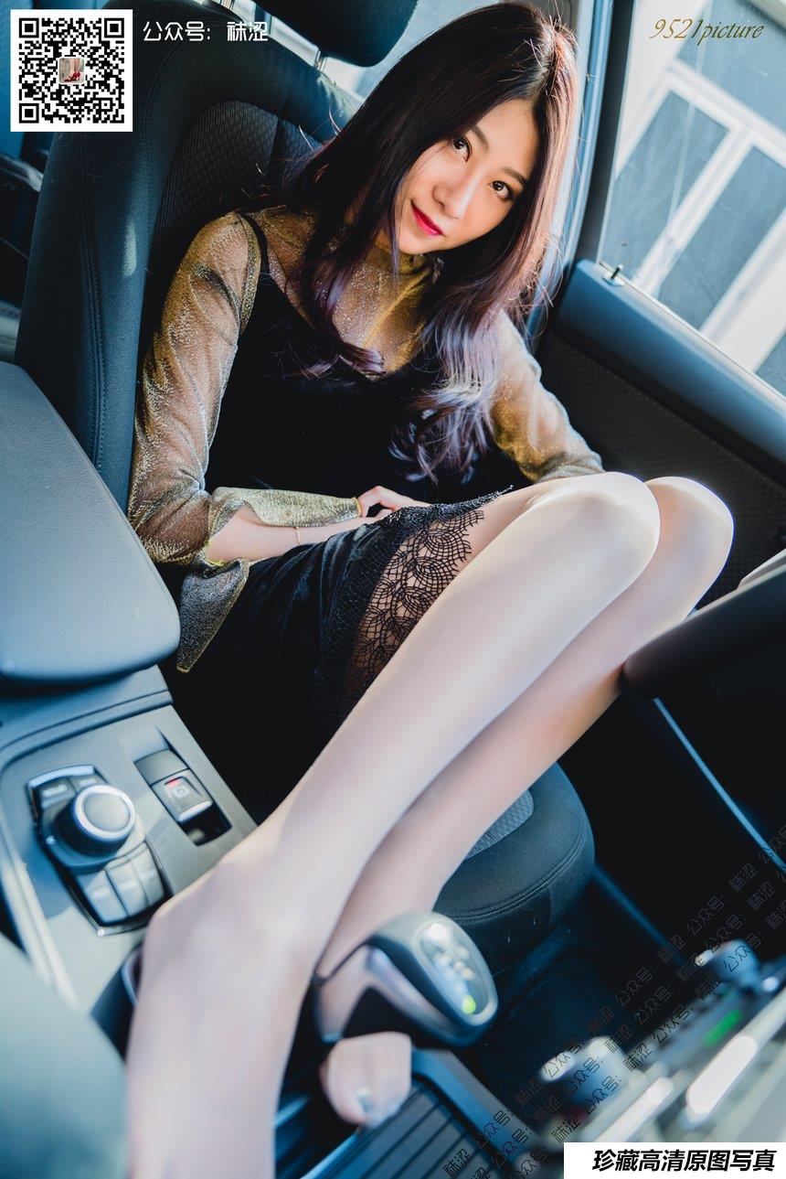 袜涩写真 VOL.047 伟伟黑色吊带连衣裙  [79P／609MB]