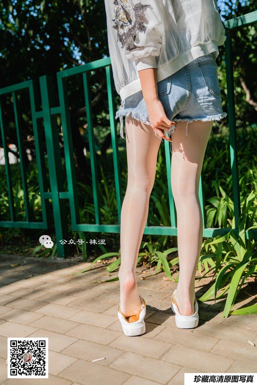 袜涩写真 VOL.060 当穿白丝的妹子遇到大叔 [71P／384MB]